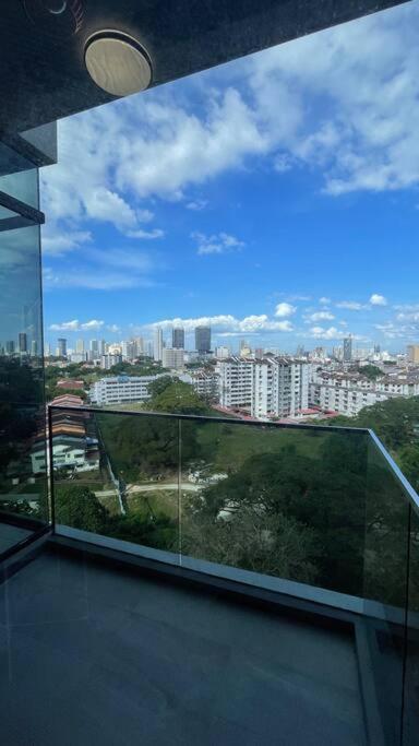 Beacon Suites With Infinity Pool At Georgetown By Wl Exterior photo